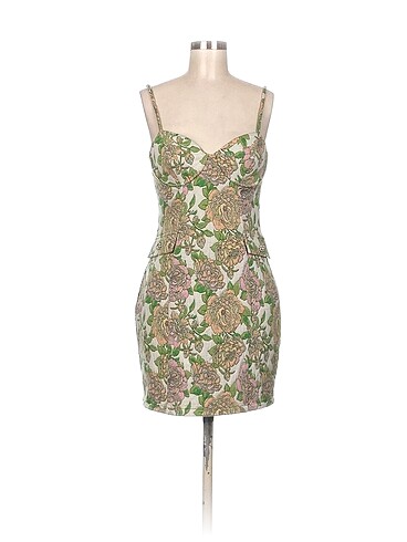 Zara Kısa Elbise %70 İndirimli.