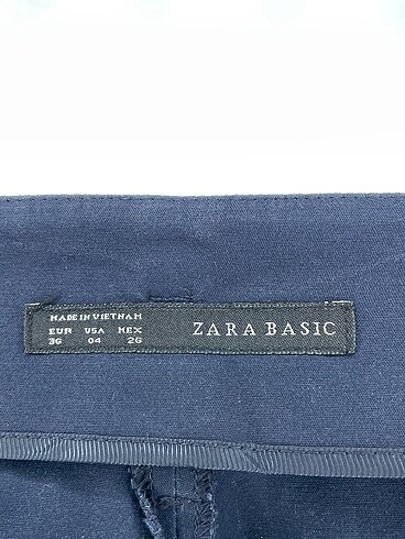 36 Beden lacivert Renk Zara Düz Kesim %70 İndirimli.