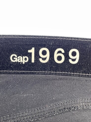 26 Beden siyah Renk Gap Jean / Kot %70 İndirimli.