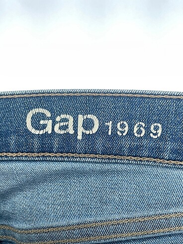 26 Beden mavi Renk Gap Jean / Kot %70 İndirimli.