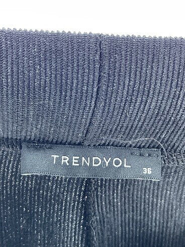 36 Beden siyah Renk Trendyol & Milla Kumaş Pantolon %70 İndirimli.