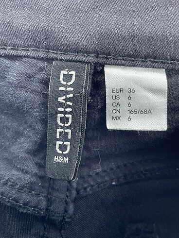 36 Beden siyah Renk H&M Jean / Kot %70 İndirimli.
