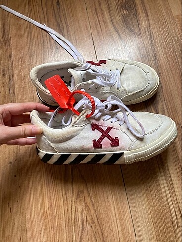 Off white ayakkabı