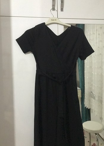 Siyah V Yakalı Kısa Kollu Tulum - Görsel 2