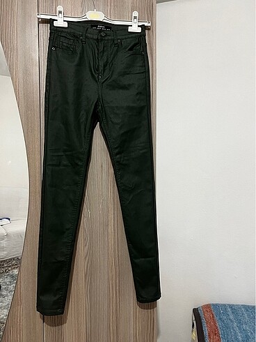 Stradivarius Kadın Pantolon