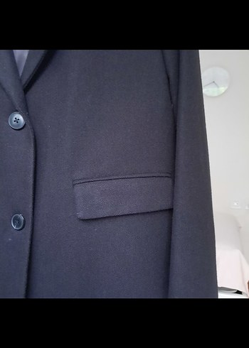 Stradivarius Siyah Düğmeli Uzun Kaban - Görsel 3