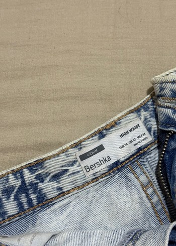 Bershka Gri Kemer Detaylı Mini Denim Şort