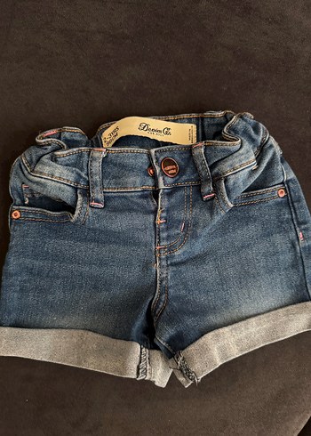 Düğmeli Bağcıklı Fit Kız Kot Şort