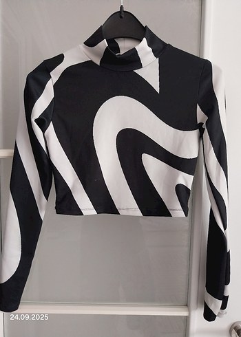 Diğer Zebra Desenli Siyah Mini Crop Bluz