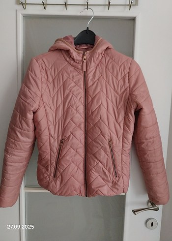 Bershka Pembe Kapüşonlu Fermuarlı Kadın Kışlık Mont