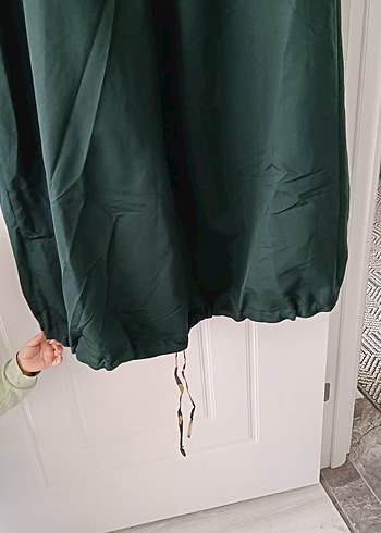 Yeşil Kamuflaj Detaylı Uzun Kadın Yağmurluk - Görsel 6