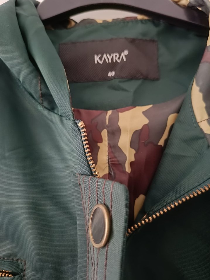 Yeşil Kamuflaj Detaylı Uzun Kadın Yağmurluk - Görsel 3