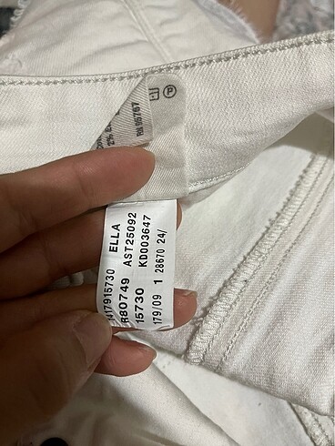 32 Beden beyaz Renk Mavi jeans beyaz şort