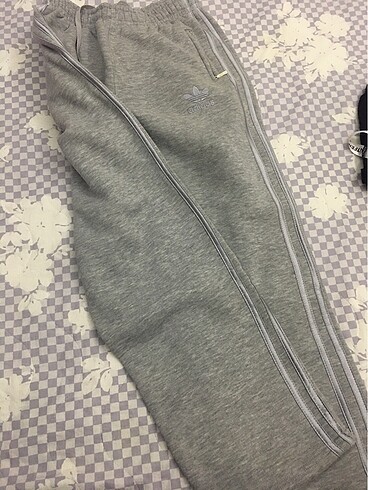 Adidas M beden orjinal alt