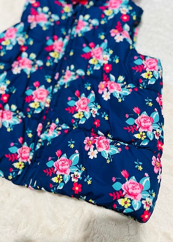 Çiçek Desenli Kapüşonlu Kız Yeleği - Görsel 2