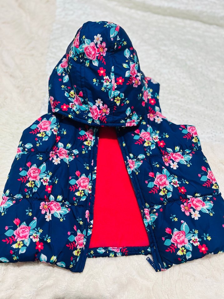 Çiçek Desenli Kapüşonlu Kız Yeleği - Görsel 3