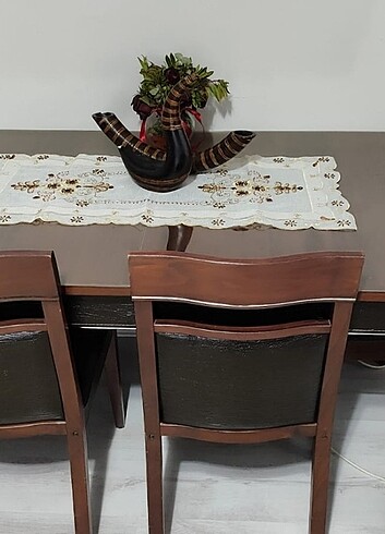  Beden kahverengi Renk İstikbal marka yemek masası 