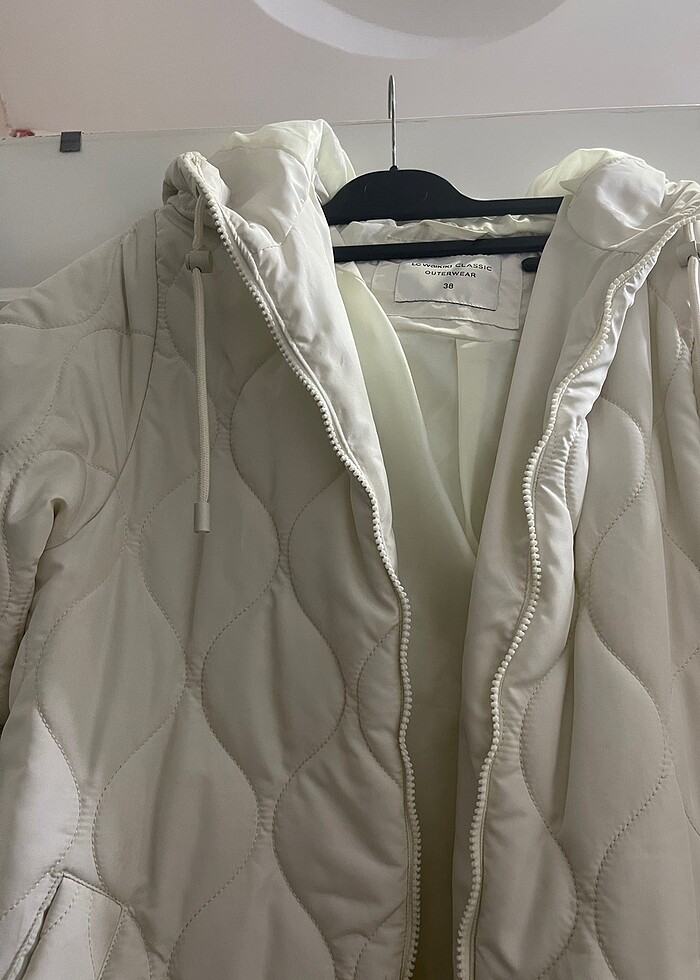 Beyaz Şişme Mont - Görsel 2