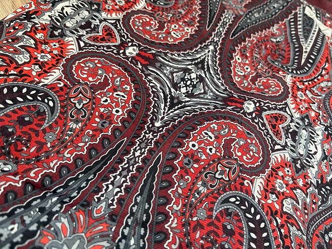 Beden bordo Renk Sadece 1 kez kullandım ütü gerektirmez