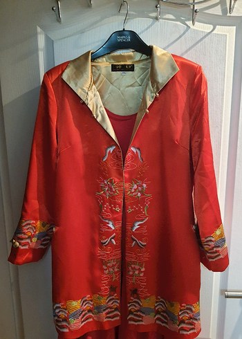 ÇİN malı İŞLEMELİ KIRMIZI CEKET - Görsel 2