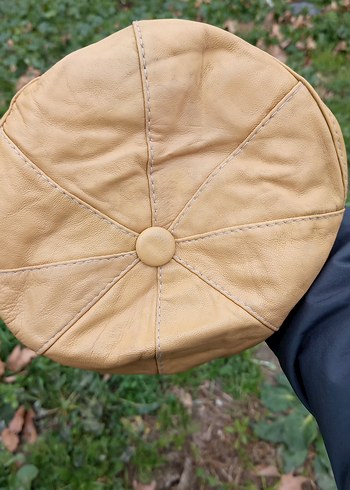 Düğmeli Bej Deri Kadın Şapka - Görsel 4