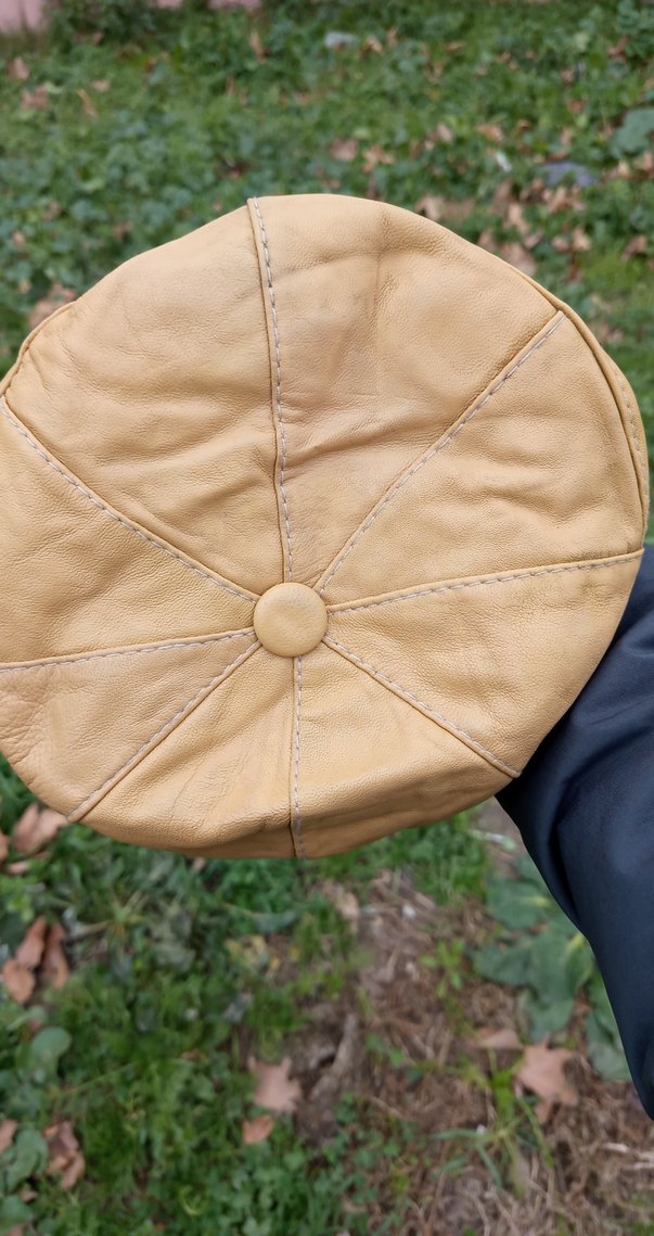Düğmeli Bej Deri Kadın Şapka - Görsel 4
