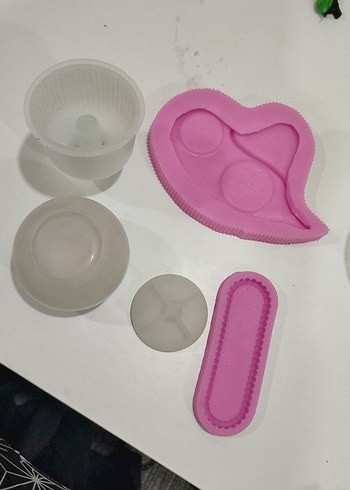 Pembe Silikon Kalıplar ve Şeffaf Kaplar - Görsel 2