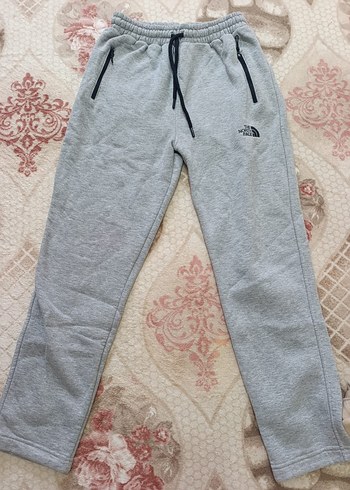 The North Face Gri Fermuarlı Erkek Şort - Görsel 2