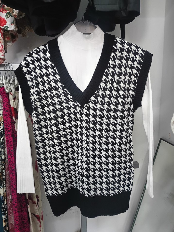 V Yaka Örgü Kadın Süveter - Görsel 4