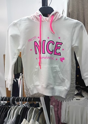 Beyaz Kapüşonlu Renkli Baskılı Kadın Sweatshirt - Görsel 2