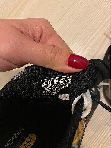 36,5 Beden Skechers Yılan Baskılı Sneaker