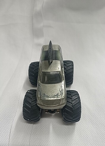 Beden Hotwheels monster jam truck