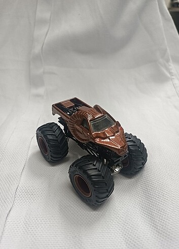  Beden Renk Hotwheels monster jam truck