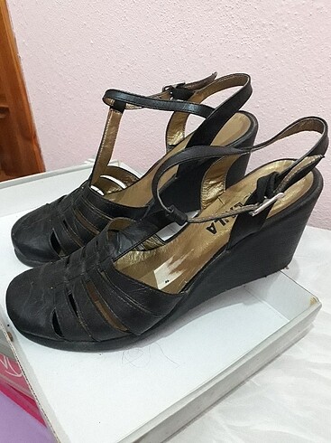 Dolgu topuk siyah Laila - Görsel 3