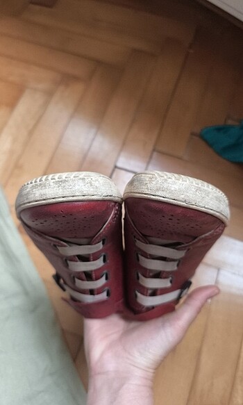 Kırmızı spor ayakkabı - Görsel 6