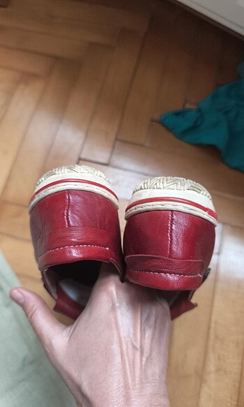 Kırmızı spor ayakkabı - Görsel 7