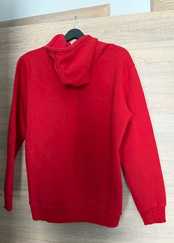 Kırmızı şapkalı sweatshirt - Görsel 2