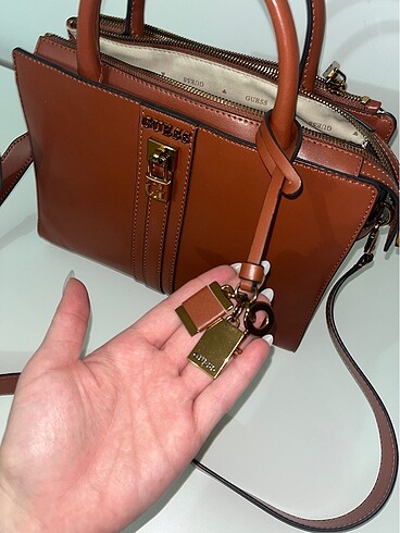 Guess Guess orjinal hiç kullanılmamış çok şık