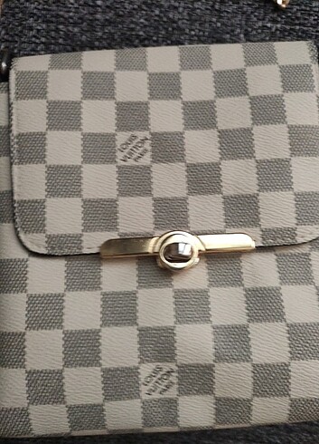 Louis Vuitton kareli krem askılı çanta 