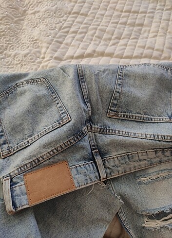 H&M H&m yırtık detaylı mom jean