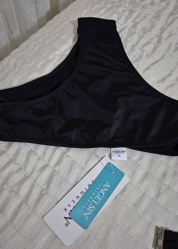 Siyah bikini altı