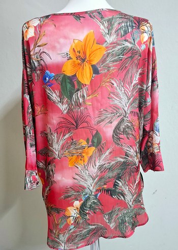 Pembe Baskılı V Yaka Bluz - Görsel 3