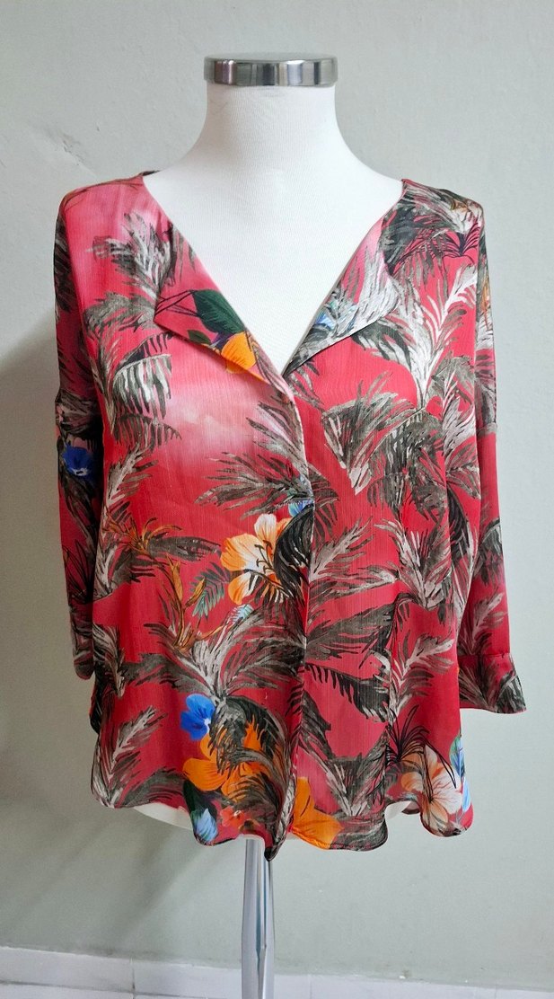 Pembe Baskılı V Yaka Bluz - Görsel 2