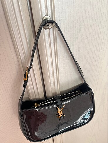 Yves Saint Laurent Rugan Çanta