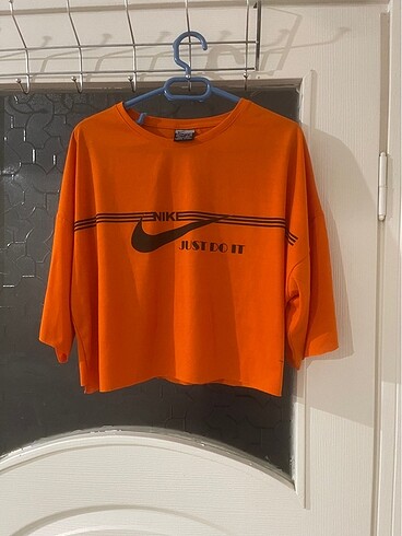 Nike crop tişört
