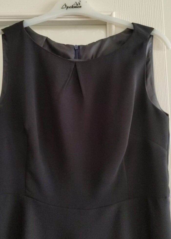 Siyah kuyruklu elbise - Görsel 2