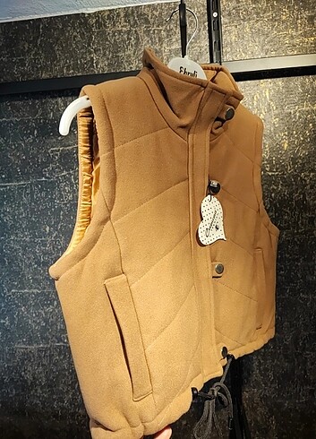 Zara Crop yelek