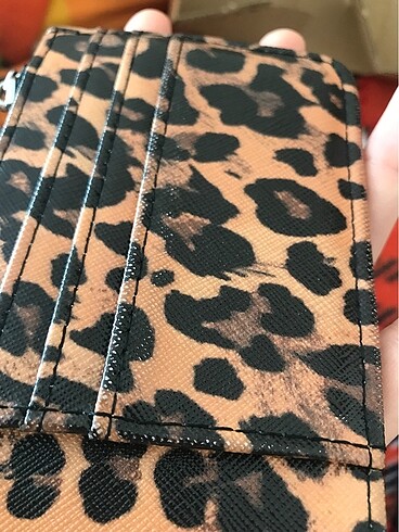 Beden çeşitli Renk BERSHKA LEOPARLI KARTLIK
