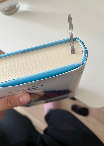 Beden Marie Lu - Warcross: Sanal Gerçeklik Oyunu