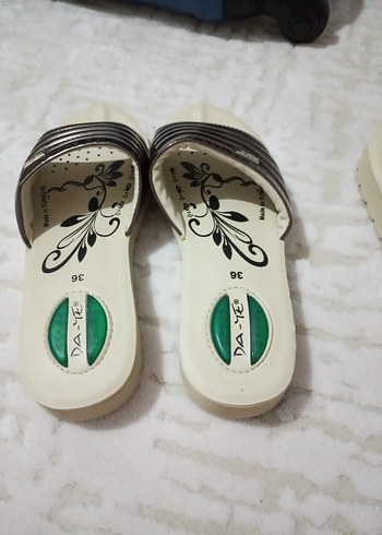 Gri Yılan Desenli Kadın Terlik - Görsel 2